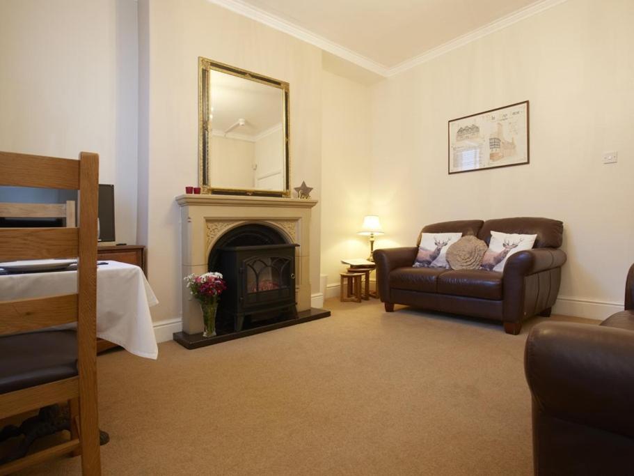 Chamber House *